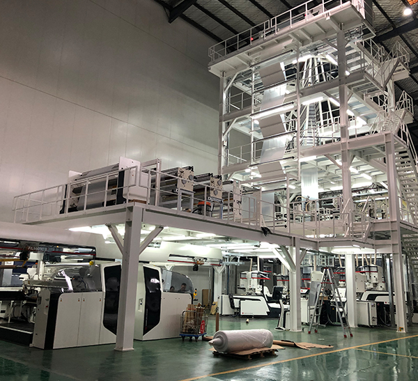 11-layer co-extrusion machine imported from Germany